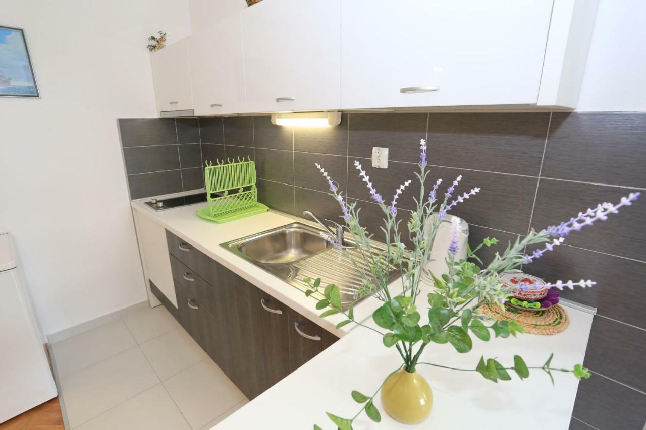 Apartments Romansa ザトン エクステリア 写真