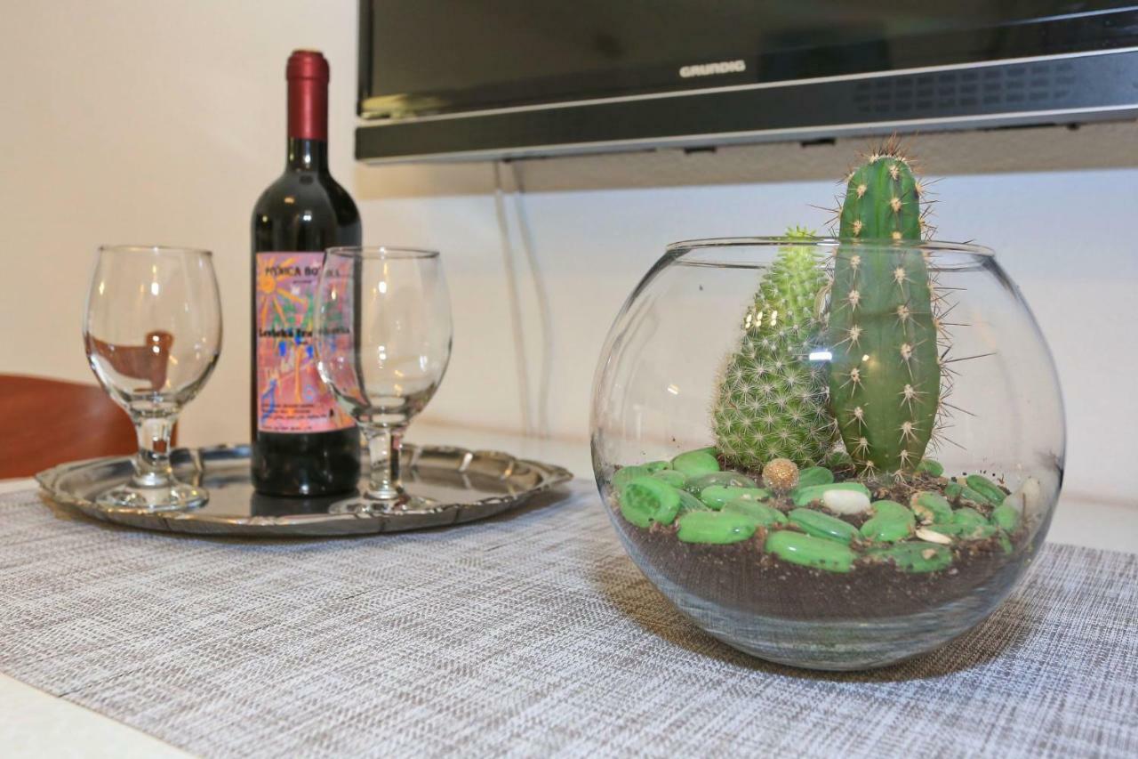Apartments Romansa ザトン エクステリア 写真