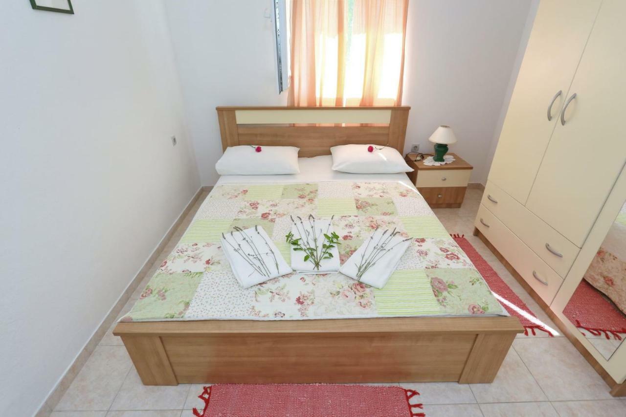 Apartments Romansa ザトン エクステリア 写真