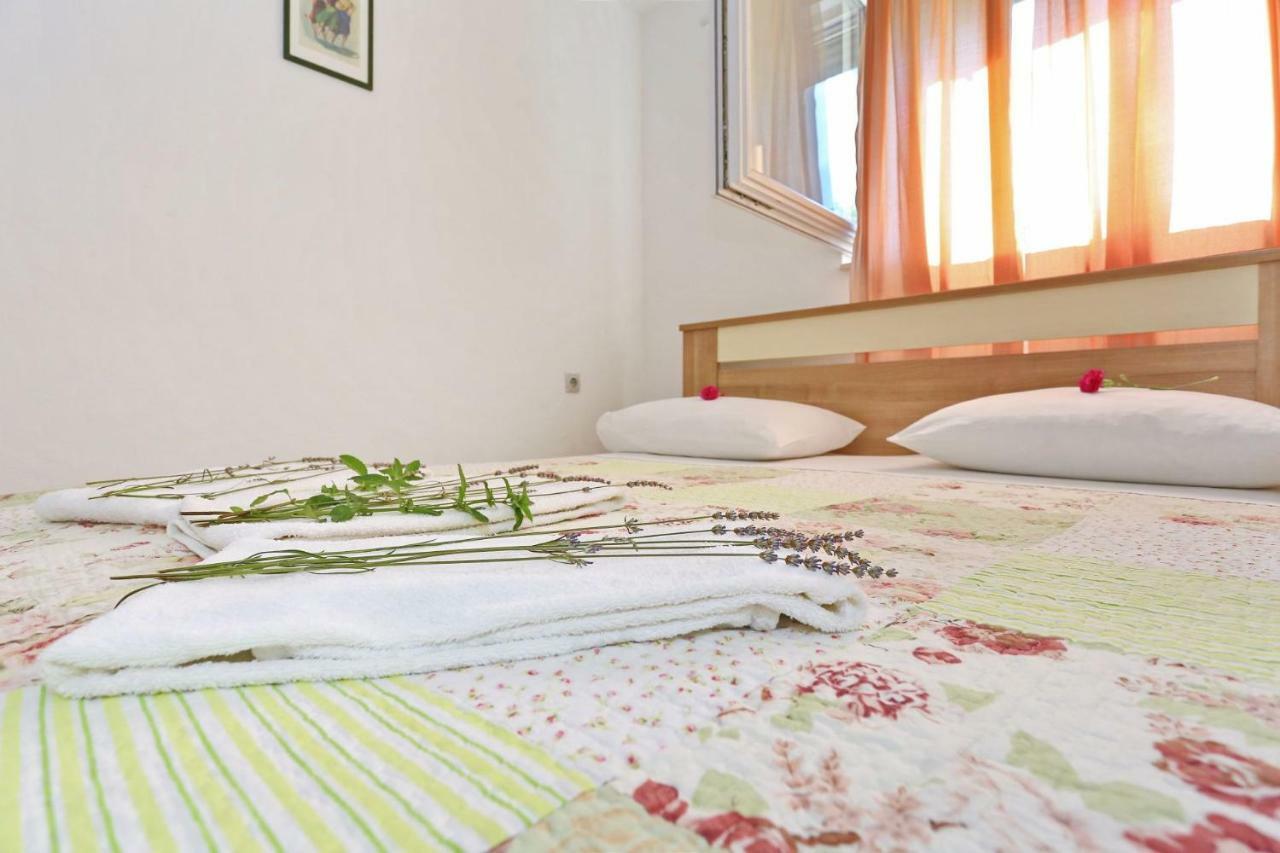 Apartments Romansa ザトン エクステリア 写真